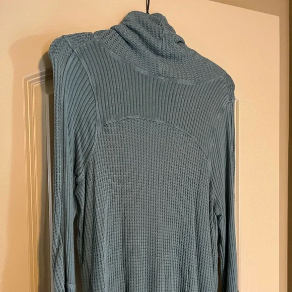 We The Free Thermal High Low Cowl Neck Top, Sm - Picture 7 of 9